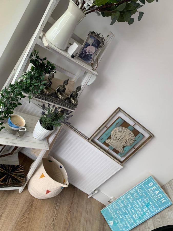 Shore Lodge. 4 Bed Bungalow Only Mtrs From The Beach. Sleeps 8 Sutton-on-Sea Exterior foto