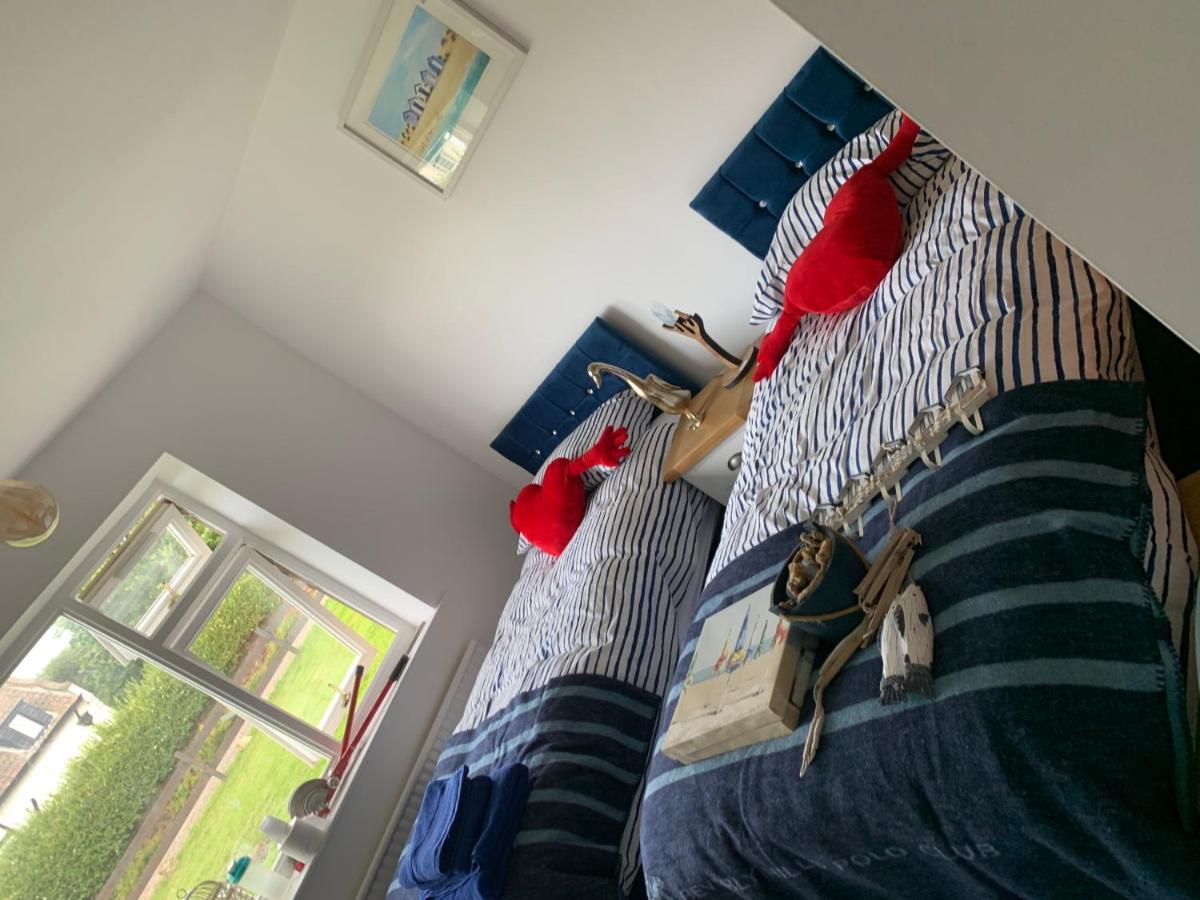 Shore Lodge. 4 Bed Bungalow Only Mtrs From The Beach. Sleeps 8 Sutton-on-Sea Exterior foto